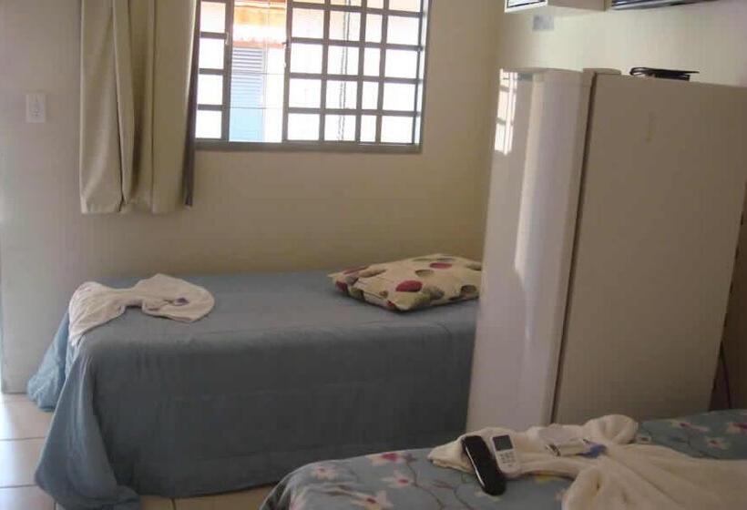 膳宿费 Pousada Agua Quente