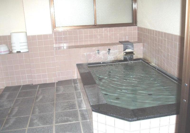 بنسيون Shinazawa