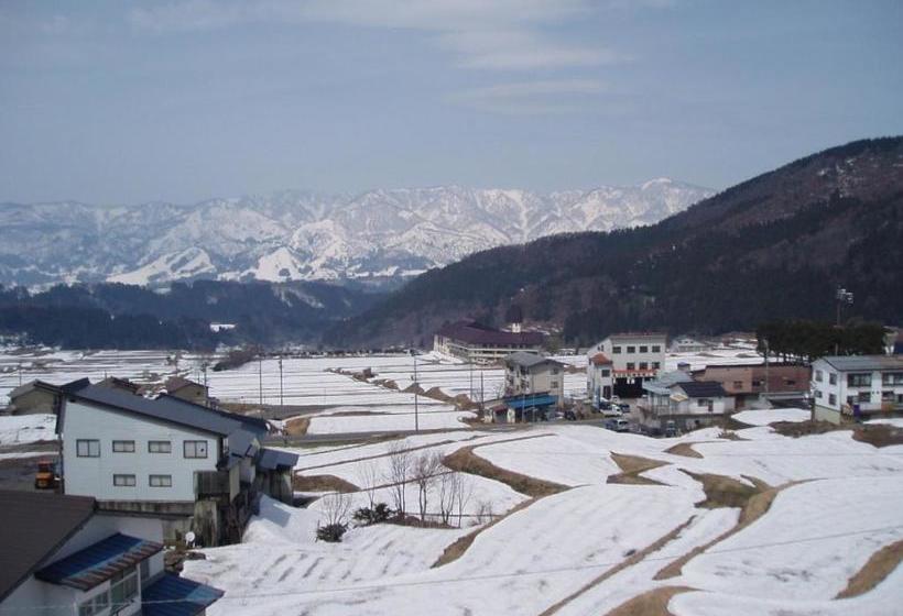 بنسيون Shinazawa