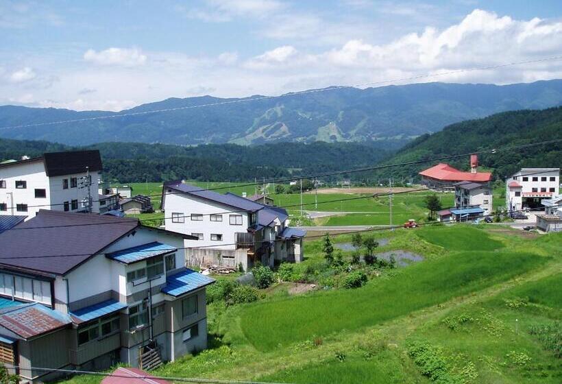 بنسيون Shinazawa