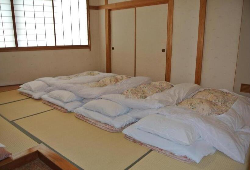 بنسيون Shinazawa