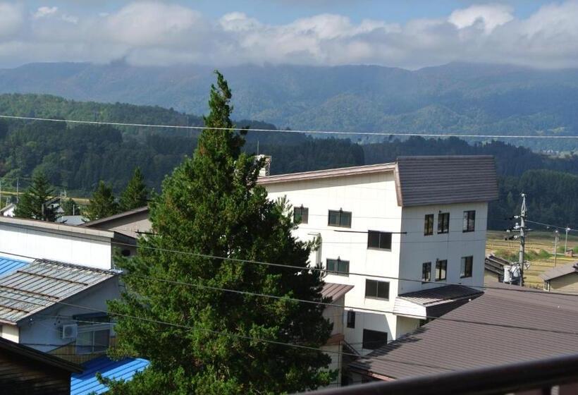 بنسيون Shinazawa