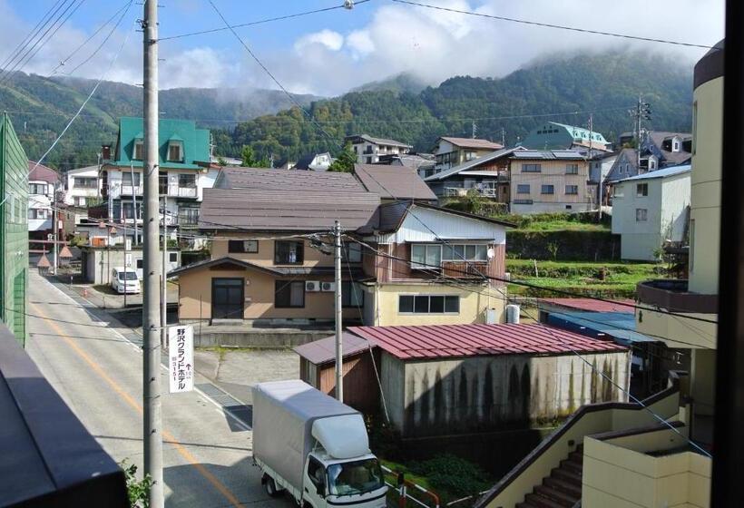 بنسيون Shinazawa