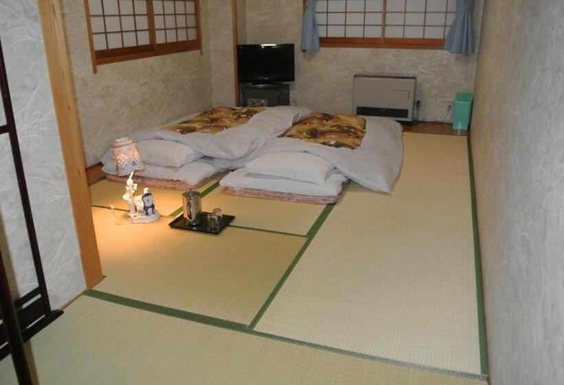 بنسيون Shinazawa