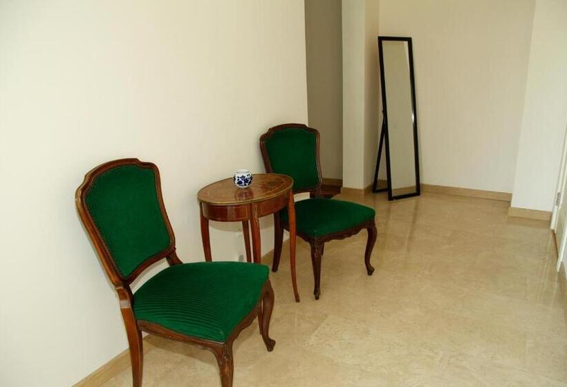 پانسیون Summer Story