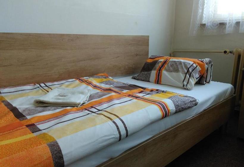 بنسيون Zimní Stadion Tábor