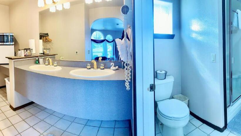 호스텔 Breakers Boutique Inn