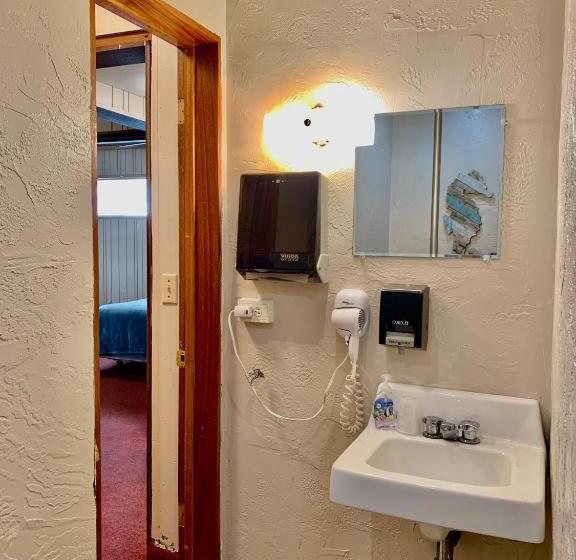 호스텔 Breakers Boutique Inn