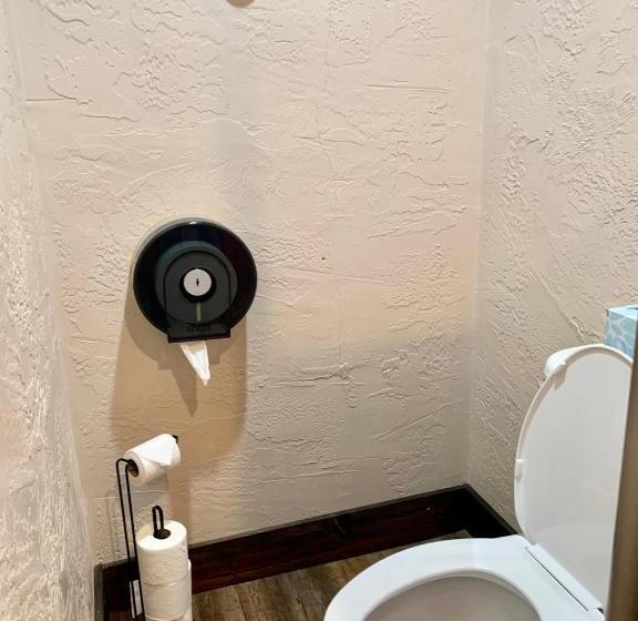 호스텔 Breakers Boutique Inn