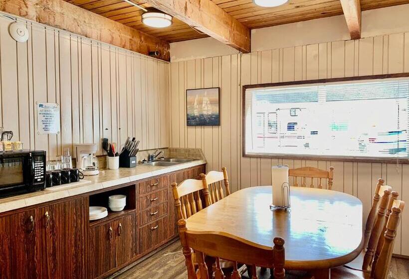 호스텔 Breakers Boutique Inn