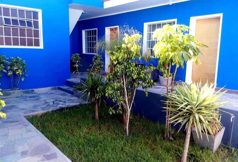 ユースホステル Colonial San Lazaro