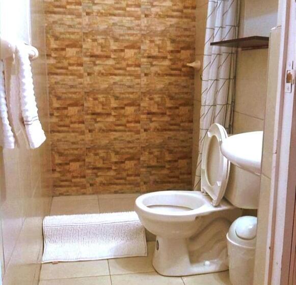 ユースホステル Colonial San Lazaro