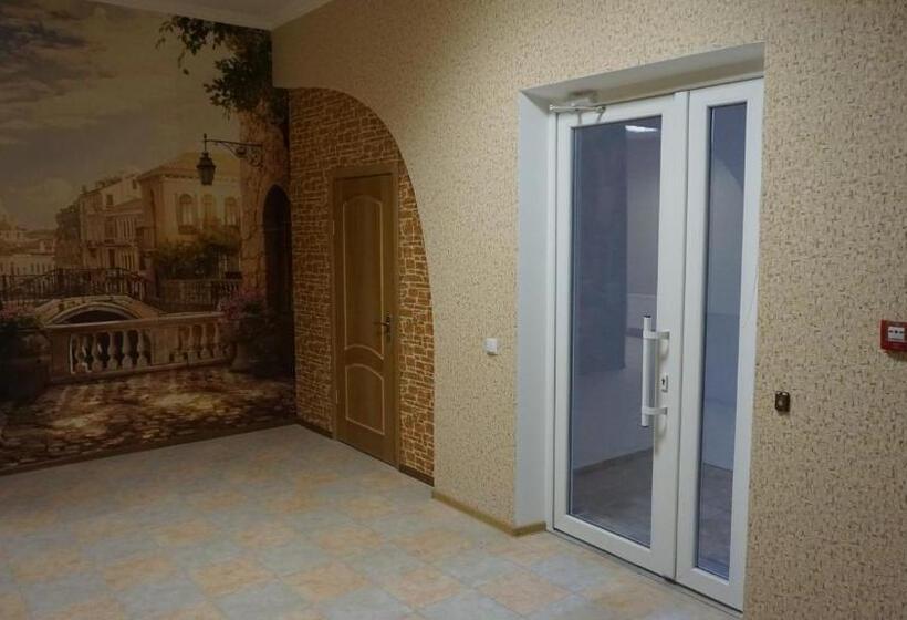 هاستل Happy Cat