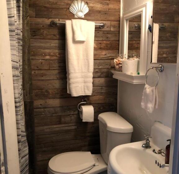 ユースホステル Seafarer Inn And Cottages