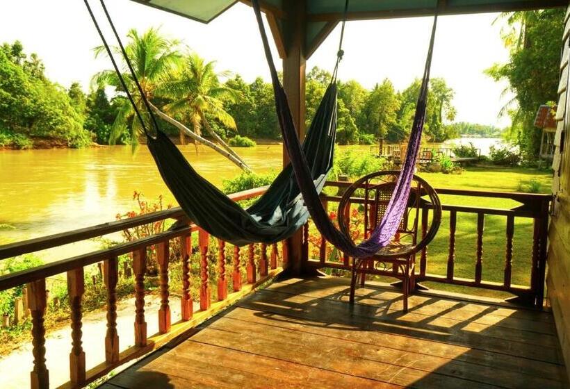 Общежитие The Boathouse