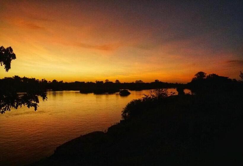 Общежитие The Boathouse