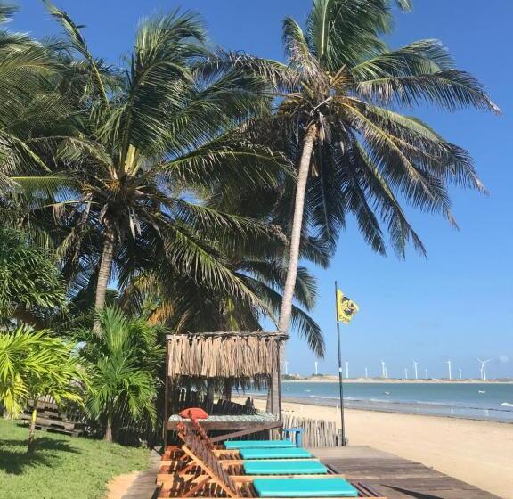הוסטל The Spot   Beachfront Sports Pousada