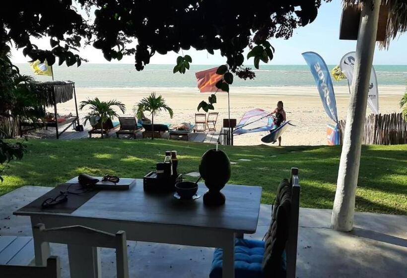 הוסטל The Spot   Beachfront Sports Pousada