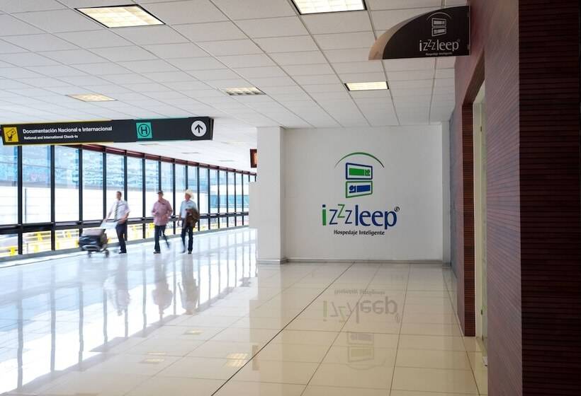 هتل کپسول Izzzleep Aeropuerto Terminal 1