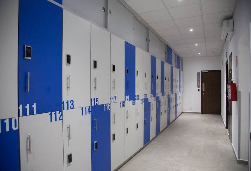 هتل کپسول Izzzleep Aeropuerto Terminal 1