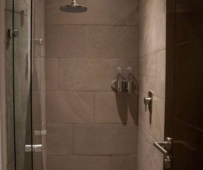 هتل کپسول Izzzleep Aeropuerto Terminal 1