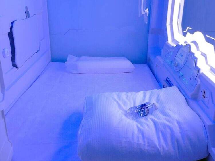 هتل کپسول Izzzleep Aeropuerto Terminal 1