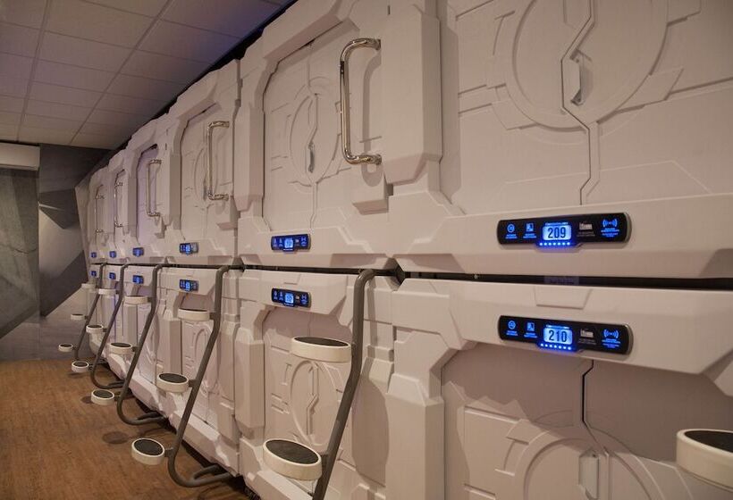 هتل کپسول Izzzleep Aeropuerto Terminal 1