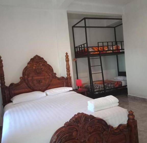 Pensjonat Adila Warung And Homestay