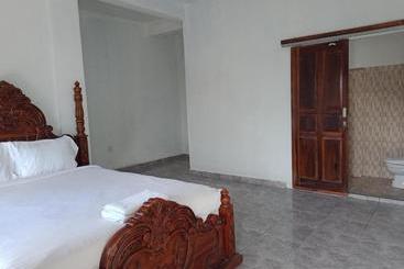 پانسیون Adila Warung And Homestay