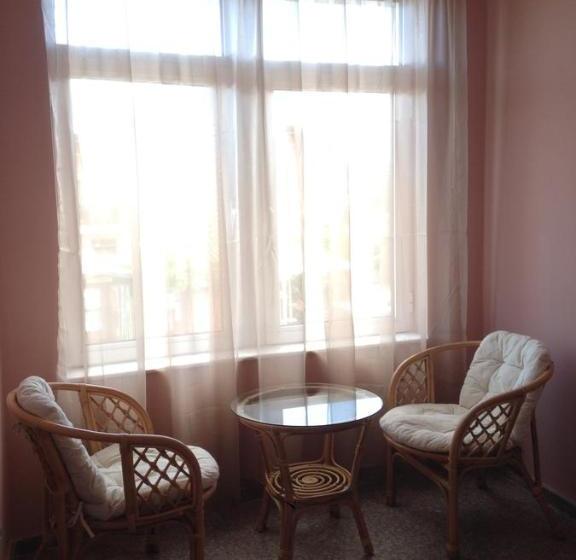 پانسیون Center Guest House