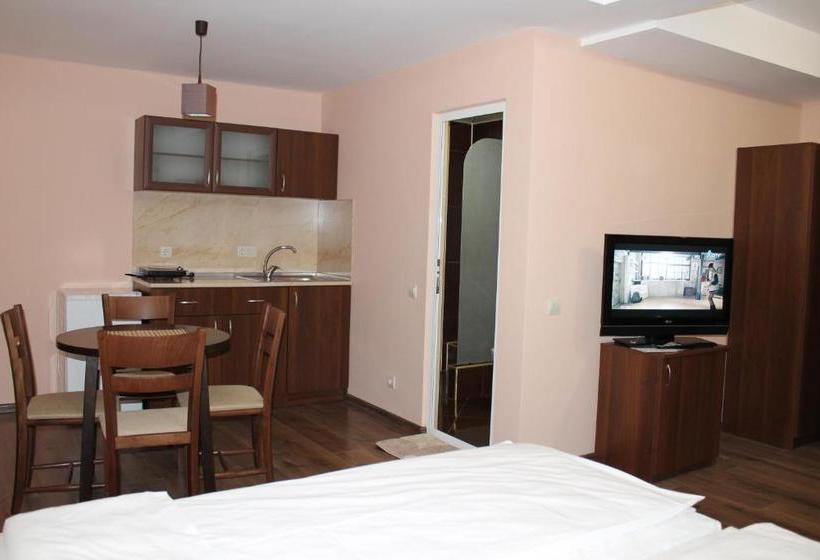 پانسیون Center Guest House