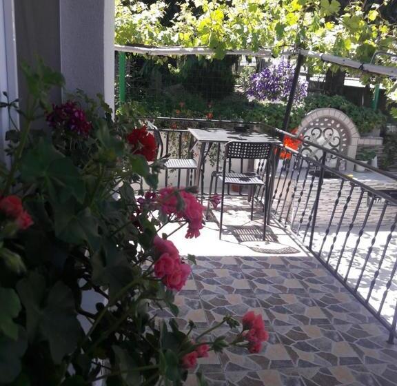 پانسیون Georgievi Guest House