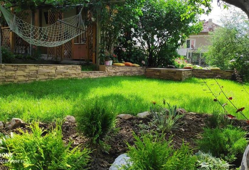 پانسیون Georgievi Guest House