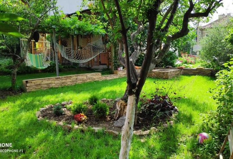 پانسیون Georgievi Guest House