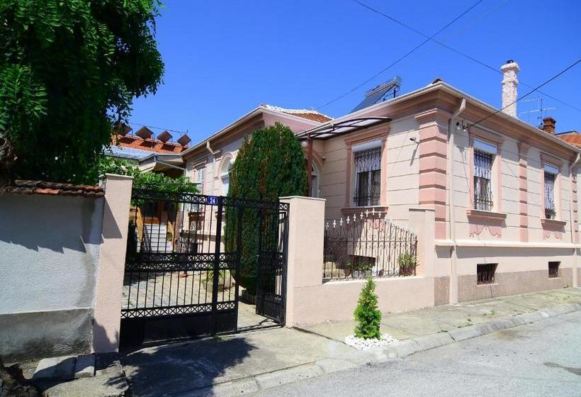 پانسیون Guest House Antika