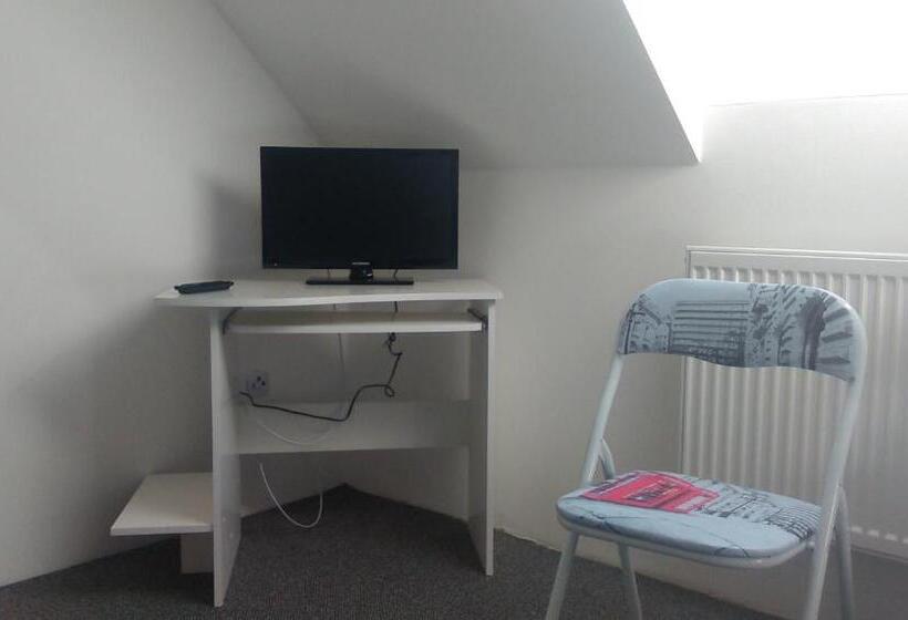 ペンション Penzion A Restaurace U Strnada