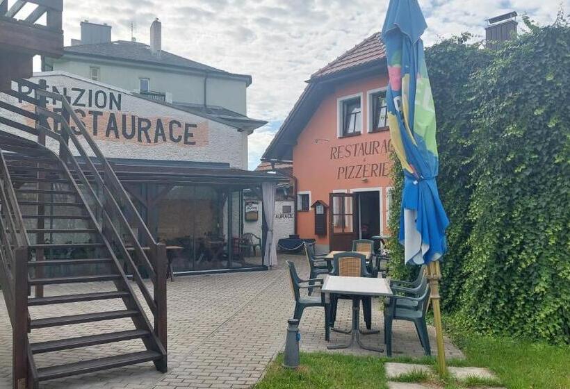 ペンション Penzion A Restaurace U Strnada
