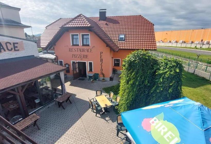 پانسیون Penzion A Restaurace U Strnada