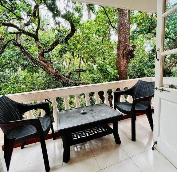 پانسیون Skyview Villa