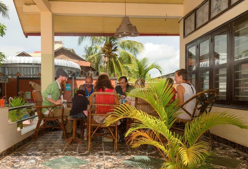 بنسيون The Billabong Guesthouse