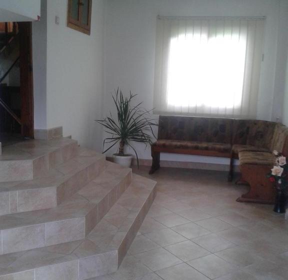 膳宿费 Tsvetkovi Guest House