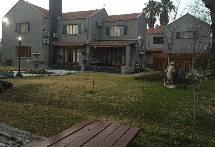 بنسيون Tuscana Villa Guesthouse