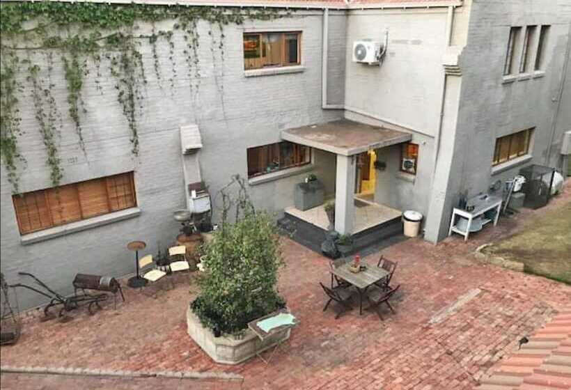 بنسيون Tuscana Villa Guesthouse