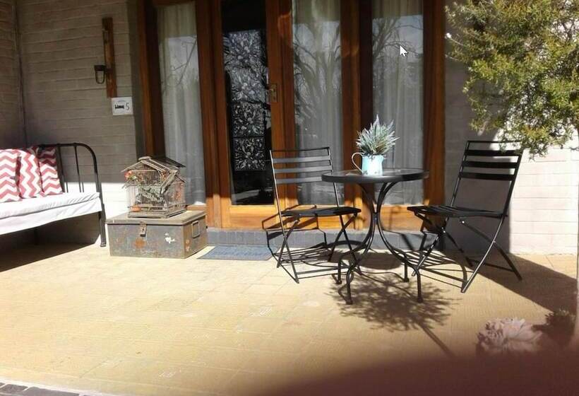 بنسيون Tuscana Villa Guesthouse