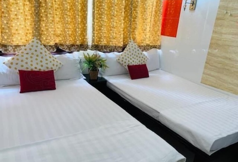 پانسیون Woodstock Hostel