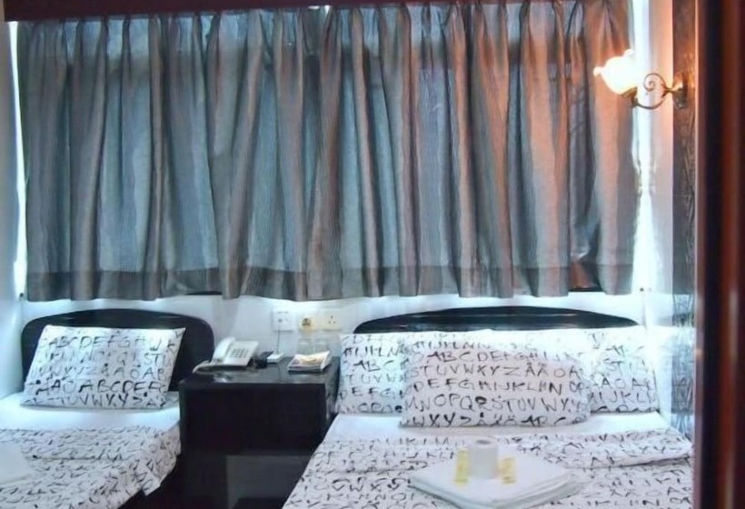 پانسیون Woodstock Hostel