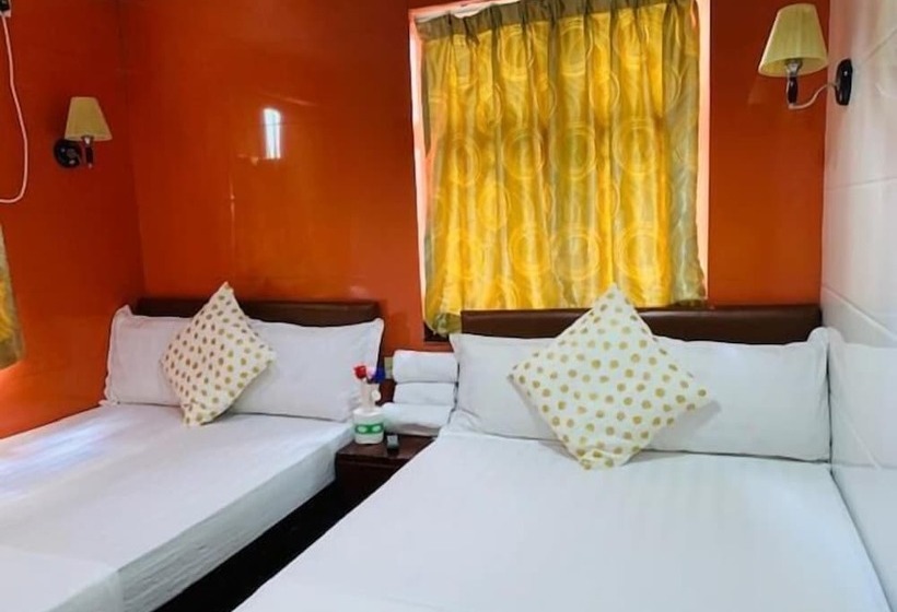 پانسیون Woodstock Hostel