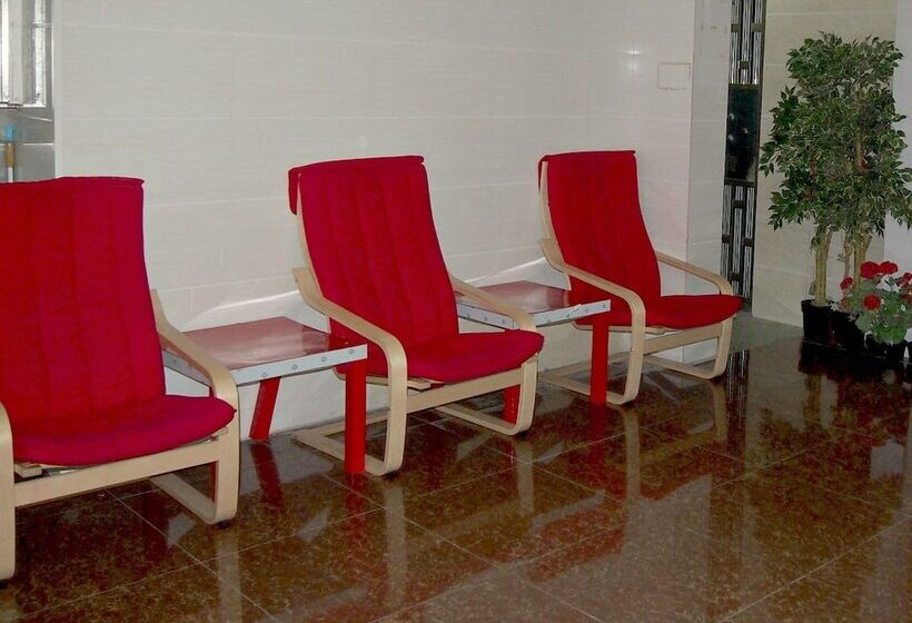 پانسیون Woodstock Hostel