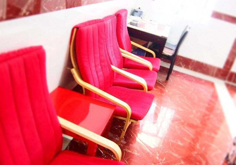 پانسیون Woodstock Hostel