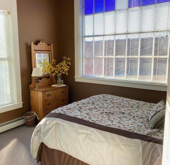 فندق صغير Bristol Suites